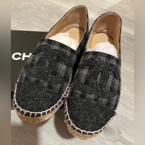 Chanel interlocking CC logo espadrilles - Picture 8 of 8